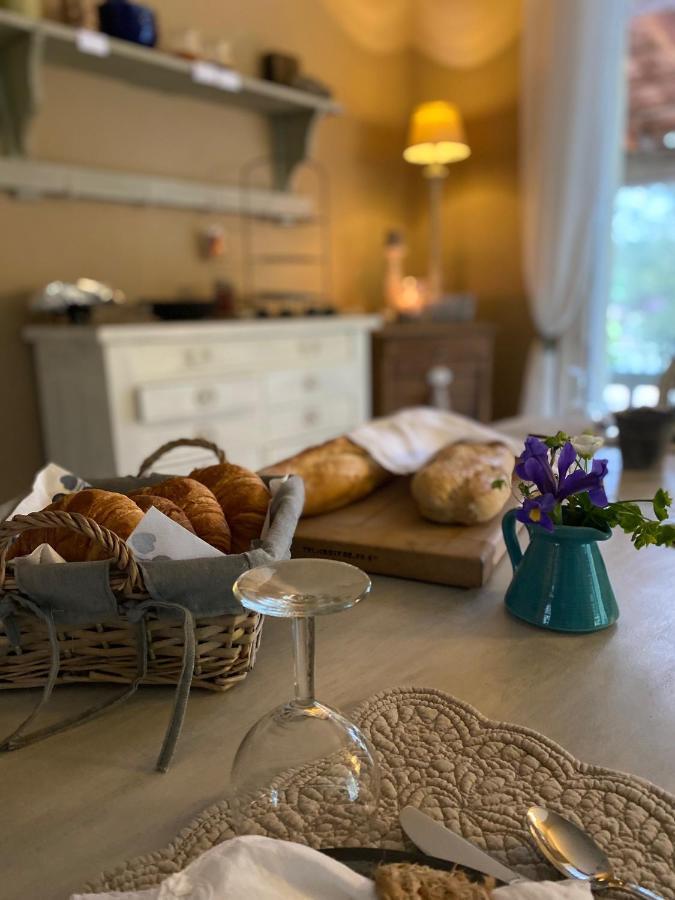 Bed and Breakfast L'Eveil En Provence Entrecasteaux Exterior foto